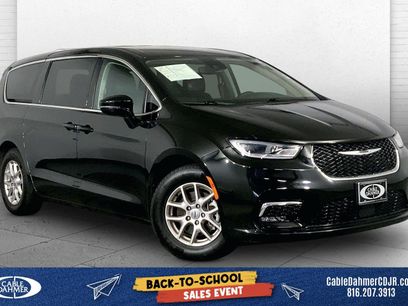 Used 2024 Chrysler Pacifica Touring-L