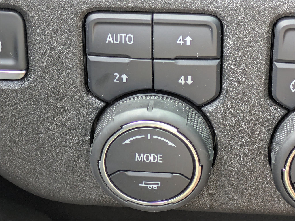 Certified 2025 Chevrolet Silverado 1500 LTZ AWD/4WD image 22
