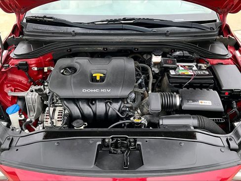 Used 2018 Hyundai Elantra SEL w/ Cargo Package image 30