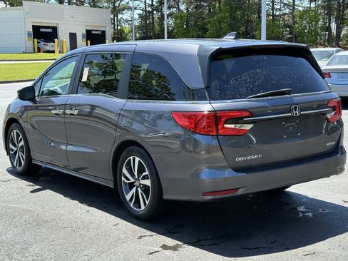 Used 2023 Honda Odyssey Touring image 12