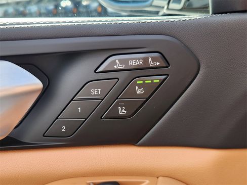 New 2026 BMW X7 xDrive40i w/ Executive Package image 17