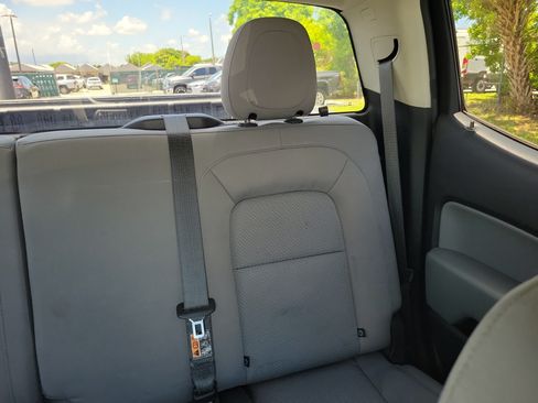 Used 2020 Chevrolet Colorado W/T RWD image 22