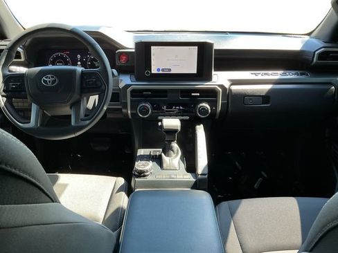 Used 2025 Toyota Tacoma TRD Off-Road AWD/4WD image 12