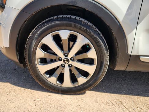 Used 2021 Kia Telluride S AWD/4WD image 9