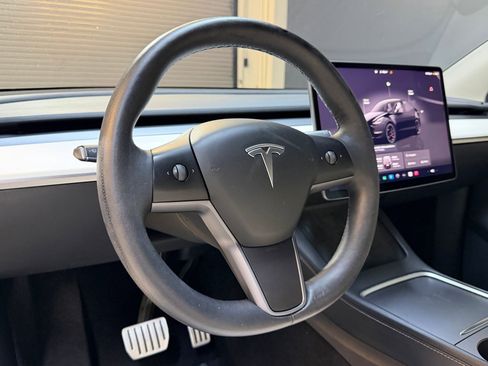 Used 2022 Tesla Model Y Performance AWD/4WD image 15