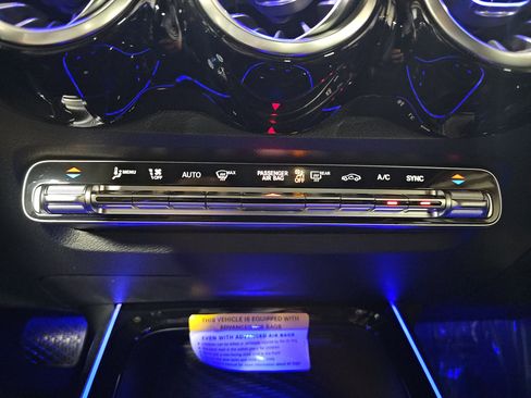 Used 2026 Mercedes-Benz GLB 250 image 21