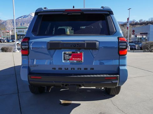 New 2026 Toyota 4Runner SR5 image 7