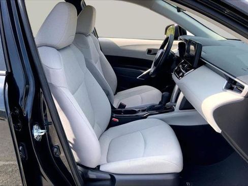 Certified 2025 Toyota Corolla Cross L FWD image 9
