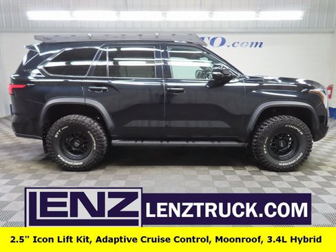 Used 2025 Toyota Sequoia SR5 image 1