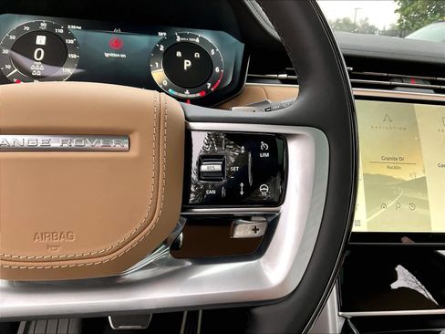 New 2026 Land Rover Range Rover Long Wheelbase SE image 18
