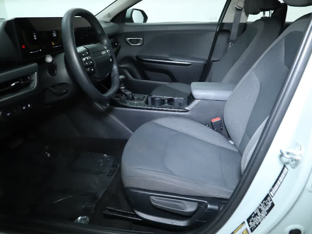 Used 2025 Kia K4 FWD image 18