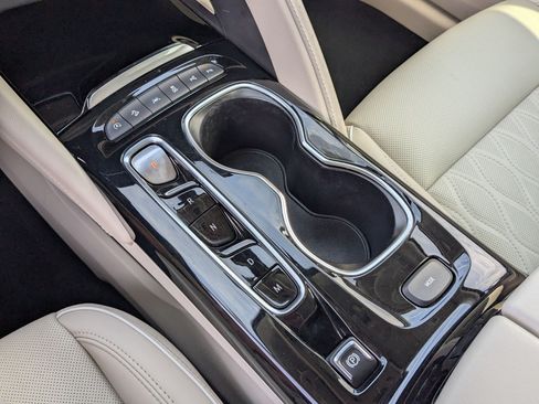 Certified 2022 Buick Envision Avenir w/ Technology Package II AWD/4WD image 28