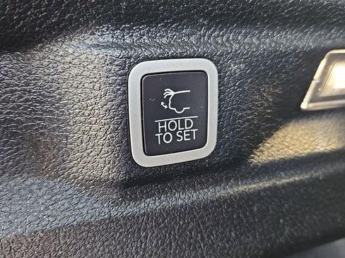 Used 2023 Jeep Grand Cherokee L Limited image 36