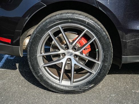 Used 2022 Porsche Macan S AWD/4WD image 11