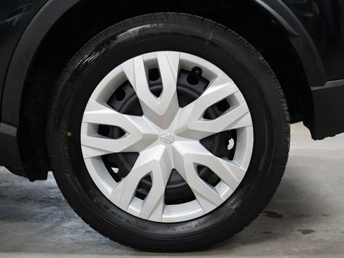 Used 2019 Toyota C-HR LE FWD image 33
