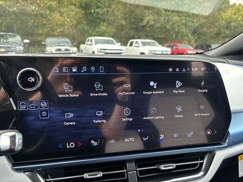 New 2026 Chevrolet Equinox EV LT image 16