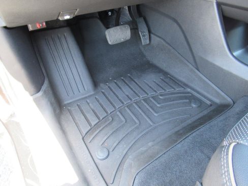 Used 2025 Chevrolet Traverse High Country FWD image 37
