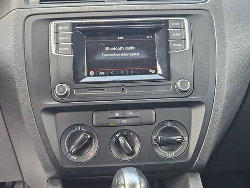 Used 2016 Volkswagen Jetta S image 19