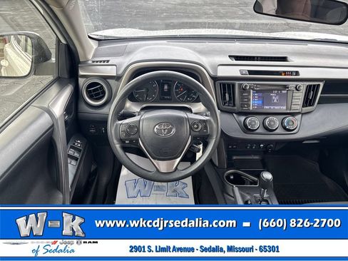 Used 2017 Toyota RAV4 LE AWD/4WD image 34