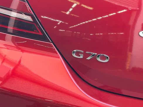 Used 2022 Genesis G70 2.0T RWD image 6