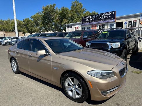 Used 2011 BMW 528i Sedan RWD image 4