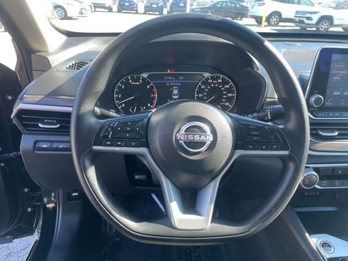 Used 2025 Nissan Altima 2.5 SV image 28