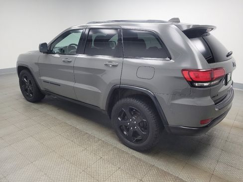 Used 2019 Jeep Grand Cherokee Laredo image 3