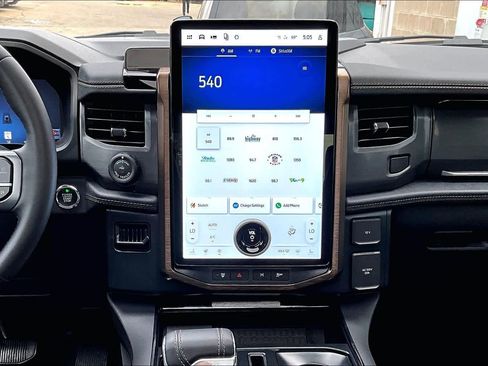 Used 2025 Ford F150 Lightning Lariat image 10