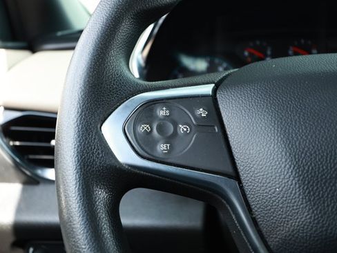 Used 2023 Chevrolet Traverse LS FWD image 12
