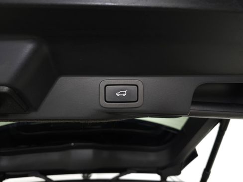 Used 2016 Land Rover Range Rover Sport HSE image 8