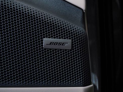 New 2026 Porsche Macan 4 Electric image 27