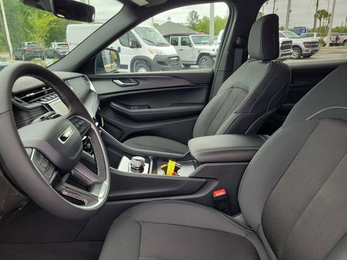 New 2026 Jeep Grand Cherokee L Laredo AWD/4WD image 9