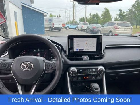 Used 2023 Toyota RAV4 XLE w/ Convenience Package AWD/4WD image 12