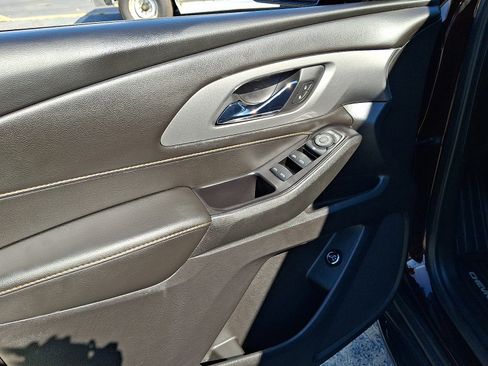 Used 2018 Chevrolet Traverse LT AWD/4WD image 12