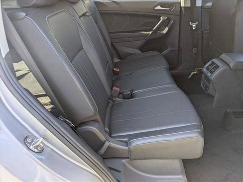 Used 2023 Volkswagen Tiguan SE FWD image 18