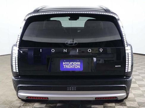 Used 2026 Hyundai Ioniq 9 Limited AWD/4WD image 17
