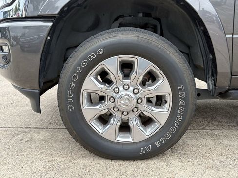 Used 2024 RAM 3500 Limited AWD/4WD image 9