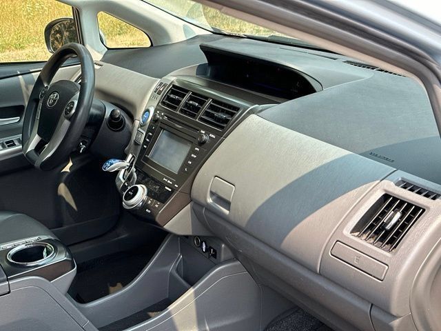 Used 2012 Toyota Prius V Five FWD image 31