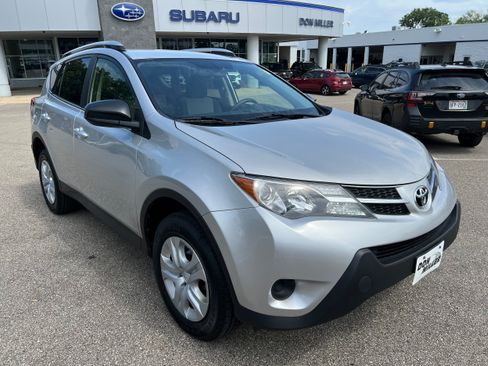 Used 2015 Toyota RAV4 LE AWD/4WD image 1