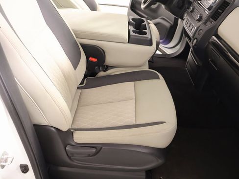 Used 2024 Nissan Titan SV w/ Accessory Utility Package image 11