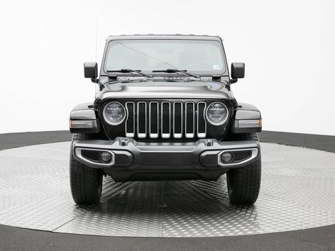 Used 2019 Jeep Wrangler Unlimited Sahara w/ Dual Top Group AWD/4WD image 3