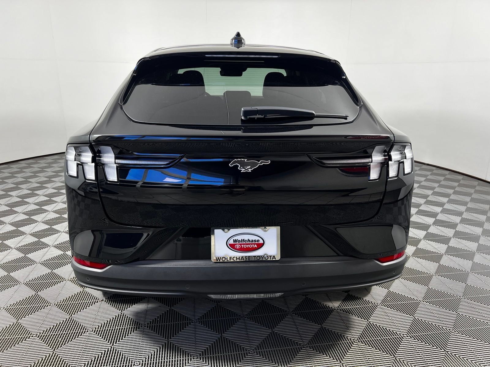 Used 2025 Ford Mustang Mach-E Premium RWD image 6