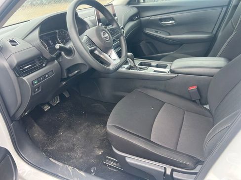 Used 2024 Nissan Sentra SV FWD image 9