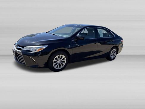 Used 2015 Toyota Camry LE FWD image 8