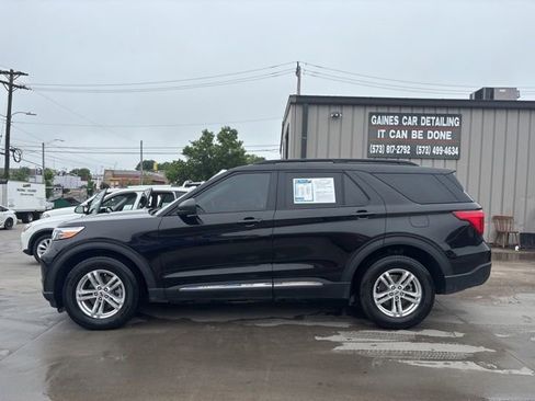 Used 2023 Ford Explorer XLT w/ Equipment Group 202A AWD/4WD image 4