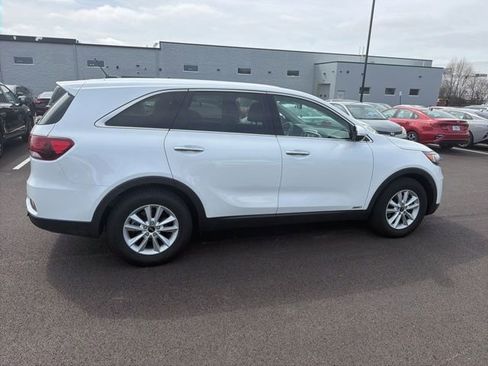 Used 2019 Kia Sorento LX image 10