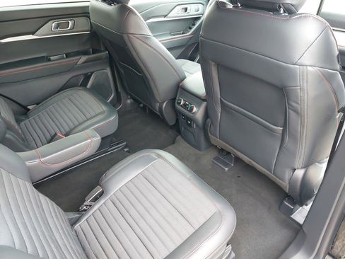 Used 2025 Ford Explorer ST-Line w/ Premium Package image 12