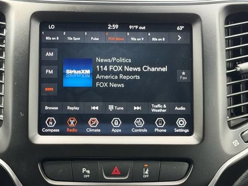 Used 2021 Jeep Cherokee Latitude Lux w/ Sun & Sound Group FWD image 19