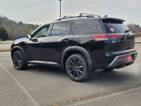 New 2026 Nissan Pathfinder SL w/ SL Premium Package AWD/4WD image 3