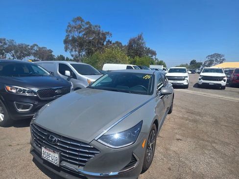 Used 2023 Hyundai Sonata Blue FWD image 2